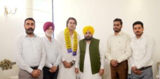 ਭਗਵੰਤ ਮਾਨ ਸਰਕਾਰ ਦੀਆਂ ਲੋਕ-ਪੱਖੀ ਨੀਤੀਆਂ ਤੋਂ ਪ੍ਰਭਾਵਿਤ ਹੋ ਕੇ ਸਾਬਕਾ ਭਾਰਤੀ ਕ੍ਰਿਕਟਰ ਮਨਪ੍ਰੀਤ ਸਿੰਘ ‘ਗੋਨੀ’ ਅਤੇ ਅੰਤਰਰਾਸ਼ਟਰੀ ਗੋਲਡ ਮੈਡਲਿਸਟ ਕੁਨਾਰ ਆਮ ਆਦਮੀ ਪਾਰਟੀ ‘ਚ ਸ਼ਾਮਲ