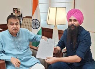 ਆਪ ਐਮਪੀ ਮਾਲਵਿੰਦਰ ਸਿੰਘ ਕੰਗ ਨੇ ਕੇਂਦਰੀ ਮੰਤਰੀ ਨਿਤਿਨ ਗਡਕਰੀ ਨਾਲ ਕੀਤੀ ਮੁਲਾਕਾਤ, ਬੰਗਾ–ਗੜ੍ਹਸ਼ੰਕਰ–ਸ੍ਰੀ ਅਨੰਦਪੁਰ ਸਾਹਿਬ–ਨੈਣਾ ਦੇਵੀ ਮਾਰਗ ਨੂੰ ਰਾਸ਼ਟਰੀ ਰਾਜਮਾਰਗ ਦਾ ਦਰਜਾ ਦੇਣ ਦੀ ਮੰਗ ਨੂੰ ਮੁੜ ਦੁਹਰਾਇਆ