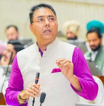 ਸਾਢੇ 4 ਸਾਲਾਂ ‘ਚ 68 ਹਜ਼ਾਰ ਤੋਂ ਵੱਧ ਸਰਕਾਰੀ ਨੌਕਰੀਆਂ, 1.83 ਲੱਖ ਕਰੋੜ ਦੇ ਨਿਵੇਸ਼ ਨਾਲ 6.36 ਲੱਖ ਪ੍ਰਾਈਵੇਟ ਨੌਕਰੀਆਂ ਦੇ ਮੌਕੇ ਪੈਦਾ ਕੀਤੇ: ਨੌਜਵਾਨਾਂ ਲਈ ਸਾਜ਼ਗਾਰ ਮਾਹੌਲ ਸਿਰਜ ਰਹੀ ਹੈ ਮਾਨ ਸਰਕਾਰ: ਅਮਨ ਅਰੋੜਾ