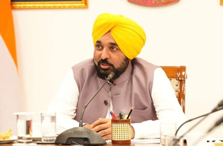 ਮੁੱਖ ਮੰਤਰੀ ਭਗਵੰਤ ਸਿੰਘ ਮਾਨ ਵੱਲੋਂ ਫਸਲੀ ਰਹਿੰਦ-ਖੂੰਹਦ ਦੇ ਸਥਾਈ ਪ੍ਰਬੰਧਨ ਨੂੰ ਉਤਸ਼ਾਹਿਤ ਕਰਨ ਲਈ ਸੀ.ਆਈ.ਆਈ. ਨਾਲ ਮਿਲ ਕੇ ਕੰਮ ਕਰਨ ਦੀ ਵਕਾਲਤ