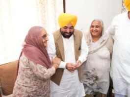 ਮੁੱਖ ਮੰਤਰੀ ਭਗਵੰਤ ਸਿੰਘ ਮਾਨ ਨੇ ਧੂਰੀ ਤੋਂ ਘਰ-ਘਰ ਚੋਣ ਮੁਹਿੰਮ ਦੀ ਕੀਤੀ ਸ਼ੁਰੂਆਤ, ‘ਮਾਨ ਦਾ ਮੁਨਾਫ਼ਾ’ ਨੂੰ ਬਣਾਇਆ ਮੁਹਿੰਮ ਦਾ ਕੇਂਦਰ