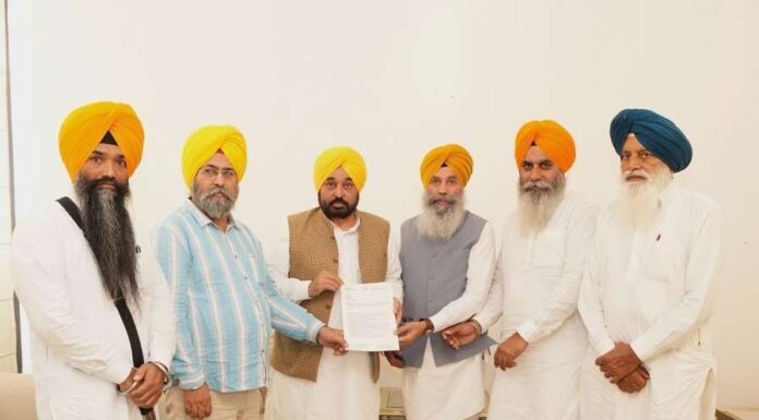 ਐਸ.ਆਈ.ਟੀ. ਜਾਂਚ ਦੀ ਮੰਗ ਨੂੰ ਲੈ ਕੇ ਸ਼੍ਰੋਮਣੀ ਅਕਾਲੀ ਦਲ (ਪੁਨਰ ਸੁਰਜੀਤ) ਦੇ ਵਫ਼ਦ ਨੇ ਮੁੱਖ ਮੰਤਰੀ ਭਗਵੰਤ ਸਿੰਘ ਮਾਨ ਨਾਲ ਕੀਤੀ ਮੁਲਾਕਾਤ