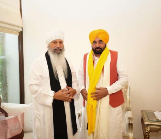 ਨਾਨਕਸਰ ਸੰਪਰਦਾਇ ਦੇ ਮੁਖੀ ਨੇ ਇਤਿਹਾਸਕ ‘ਜਾਗਤ ਜੋਤ ਸ੍ਰੀ ਗੁਰੂ ਗ੍ਰੰਥ ਸਾਹਿਬ ਸਤਿਕਾਰ (ਸੋਧ) ਐਕਟ, 2026’ ਪਾਸ ਕਰਨ ਲਈ ਮੁੱਖ ਮੰਤਰੀ ਭਗਵੰਤ ਸਿੰਘ ਮਾਨ ਦੀ ਕੀਤੀ ਸ਼ਲਾਘਾ