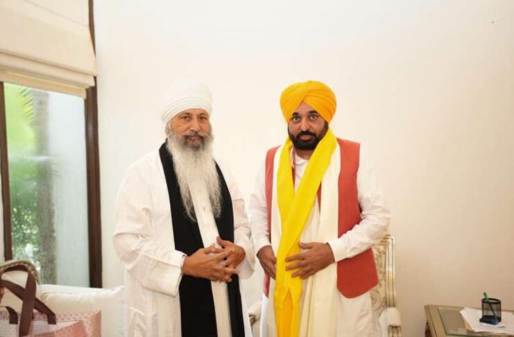 ਨਾਨਕਸਰ ਸੰਪਰਦਾਇ ਦੇ ਮੁਖੀ ਨੇ ਇਤਿਹਾਸਕ ‘ਜਾਗਤ ਜੋਤ ਸ੍ਰੀ ਗੁਰੂ ਗ੍ਰੰਥ ਸਾਹਿਬ ਸਤਿਕਾਰ (ਸੋਧ) ਐਕਟ, 2026’ ਪਾਸ ਕਰਨ ਲਈ ਮੁੱਖ ਮੰਤਰੀ ਭਗਵੰਤ ਸਿੰਘ ਮਾਨ ਦੀ ਕੀਤੀ ਸ਼ਲਾਘਾ