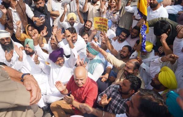 ਸੀਜੇਪੀ ਦੇ ਸਮਰਥਨ ‘ਚ ਚੰਡੀਗੜ੍ਹ ਵਿਖੇ ਨੌਜਵਾਨਾਂ ਦੇ ਪ੍ਰਦਰਸ਼ਨ ‘ਚ ਸ਼ਾਮਲ ਹੋਈ ‘ਆਪ’, ਸੀਈਸੀ ਗਿਆਨੇਸ਼ ਕੁਮਾਰ ਦੇ ਅਸਤੀਫੇ ਦੀ ਕੀਤੀ ਮੰਗ