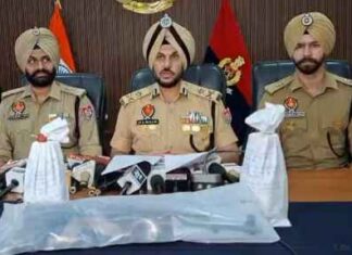 ਅੰਮ੍ਰਿਤਸਰ ਦਿਹਾਤੀ ਪੁਲਿਸ ਵੱਲੋਂ ਸਰਹੱਦ ਪਾਰੋਂ ਚੱਲ ਰਹੇ ਹਥਿਆਰਾਂ ਦੇ ਨੈੱਟਵਰਕ ਦਾ ਪਰਦਾਫਾਸ਼, AK-47 ਤੇ 2 ਹੈਂਡ ਗ੍ਰੇਨੇਡ ਬਰਾਮਦ